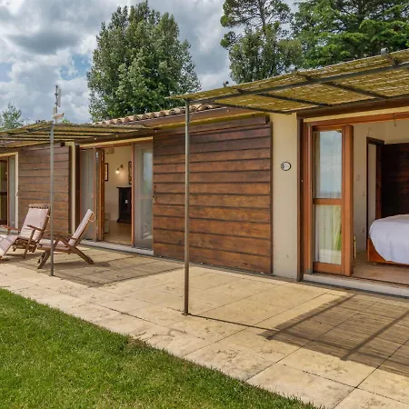 Blissful Farmhouse In Morrano With Swimming Pool *