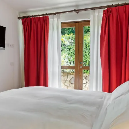 Blissful Farmhouse In Morrano With Swimming Pool Casa vacanze