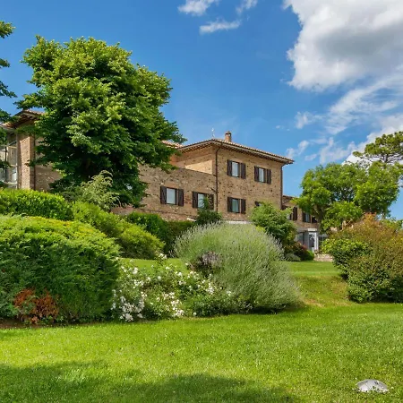 Σπίτι διακοπών Blissful Farmhouse In Morrano With Swimming Pool