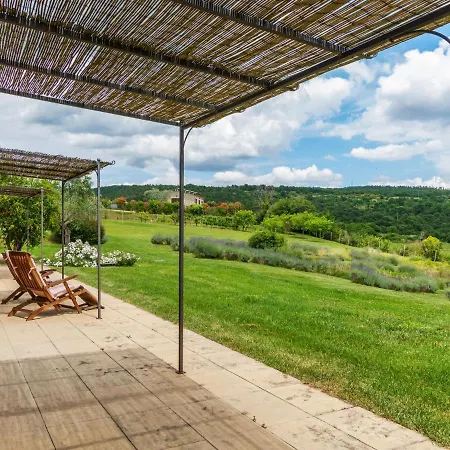 Blissful Farmhouse In Morrano With Swimming Pool Σπίτι διακοπών *